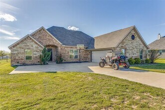 255 Columbia Ct in Springtown, TX - Building Photo - Building Photo