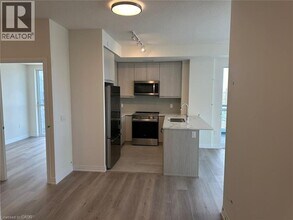 15 Watergarden Dr in Mississauga, ON - Building Photo - Building Photo