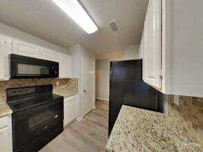 161 Hunter Dr in Cedar Hill, TX - Building Photo - Building Photo
