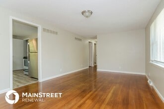 6925 N Hickory St in Kansas City, MO - Foto de edificio - Building Photo