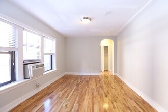 553 W Arlington Pl in Chicago, IL - Building Photo - Building Photo