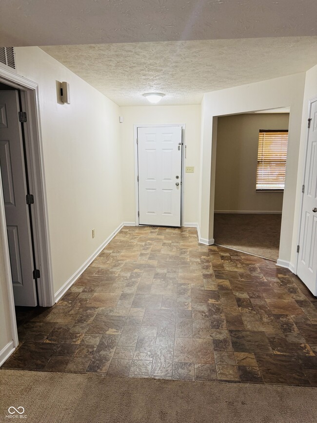 893 Sommersweet Run in Greenwood, IN - Building Photo - Building Photo