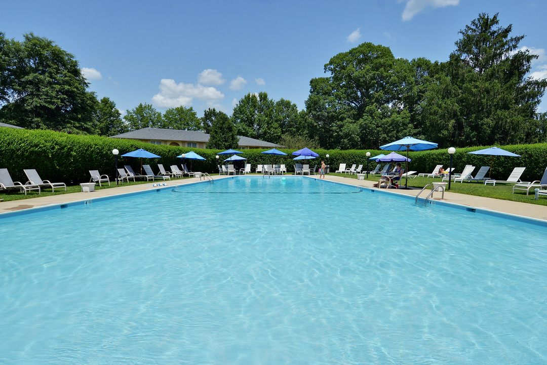 Hickory Hills Condominiums in Bel Air, MD - Foto de edificio