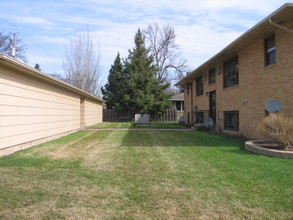 1002 Oak St N in Fargo, ND - Building Photo - Building Photo