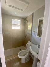 345 NE 168th St, Unit A in North Miami Beach, FL - Building Photo - Building Photo