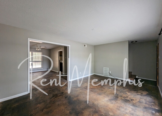 5664 Hinton Pl in Memphis, TN - Building Photo - Building Photo