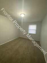 6855 Woodhurst Dr in St. Louis, MO - Building Photo - Building Photo