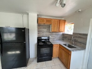 1318 SE 7th Ave in Gainesville, FL - Building Photo - Building Photo