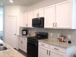 9323 Darby Knoll Wy in Houston, TX - Building Photo - Building Photo