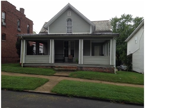 205 W Washington St, Unit 1