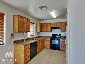 9828 W Lapaz Ln in Arizona City, AZ - Building Photo - Building Photo