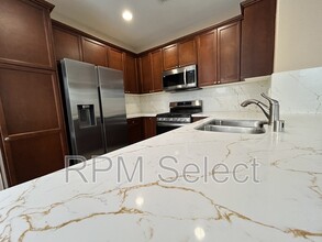 1145 Impressionist Loop in Roseville, CA - Building Photo - Building Photo