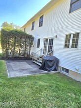 3 Red Maple Ln in Clifton Park, NY - Foto de edificio - Building Photo