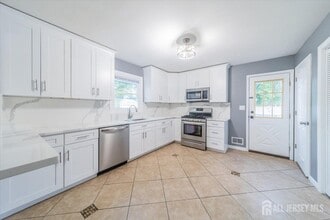 846 Voorhees Ave in Middlesex, NJ - Building Photo - Building Photo
