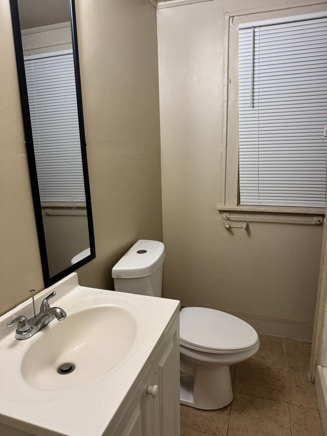 5036 Dailey Ave, Unit Upper