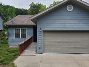 1311 Berry Dr in Branson, MO - Building Photo - Building Photo