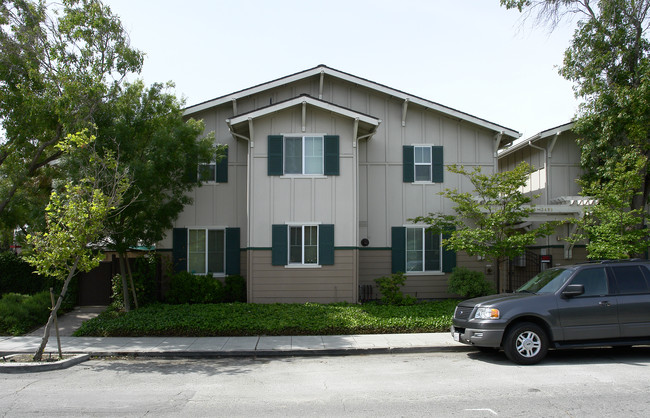 3488-3498 Rolison Rd in Redwood City, CA - Building Photo - Building Photo