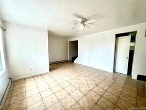 92 Sheffield Dr in Middletown, NY - Building Photo - Building Photo