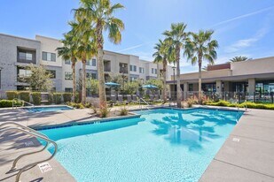 Parc South Mountain in Phoenix, AZ - Building Photo