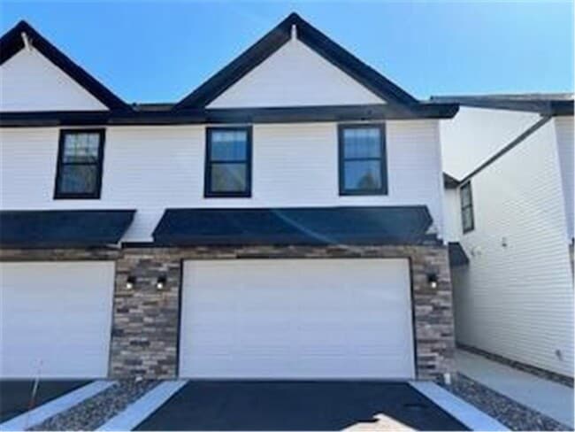 3411 Douglas Dr N in Crystal, MN - Building Photo - Building Photo