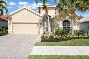 15825 Delaplata Ln in Naples, FL - Building Photo