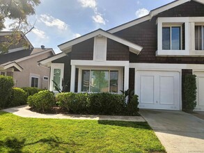 6941 Enborne Ln in San Diego, CA - Building Photo - Building Photo