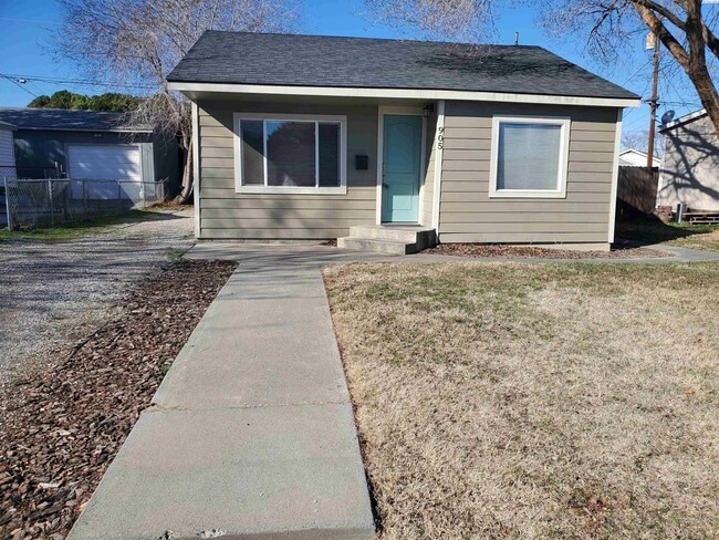 property at 905 Winslow Ave