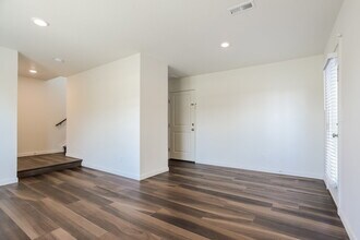 4748 N Tower Ct in Denver, CO - Building Photo - Building Photo