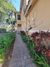 4161 Crystal Lake Dr in Pompano Beach, FL - Foto de edificio - Building Photo