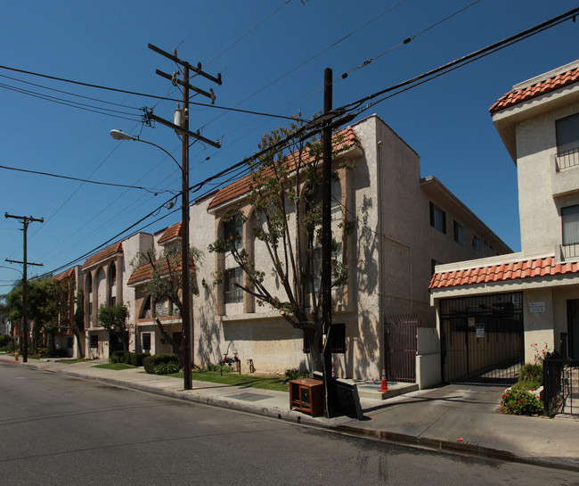 Valencia I in Hawthorne, CA - Foto de edificio - Building Photo