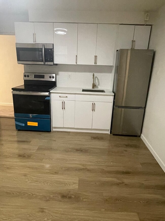 60 Triller Ave in Toronto, ON - Building Photo - Building Photo