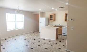 1373 S Wagon Wheel Ct in Chandler, AZ - Building Photo - Building Photo