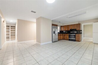 7314 Sequoia Dr in Tampa, FL - Building Photo - Building Photo