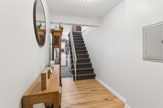 102 Spruce St, Unit B in Delran, NJ - Foto de edificio - Building Photo