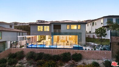 20422 Birmingham Way in Los Angeles, CA - Building Photo - Building Photo