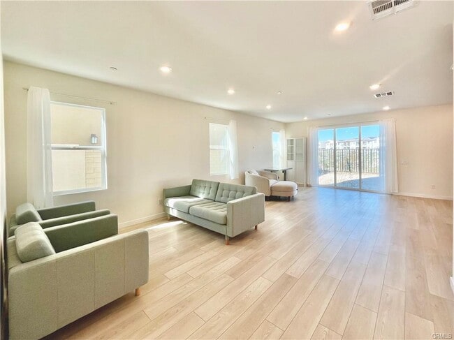 27816 Marquee Dr in Valencia, CA - Building Photo - Building Photo