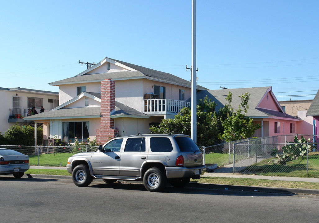 221 Campbell Way in Oxnard, CA - Foto de edificio