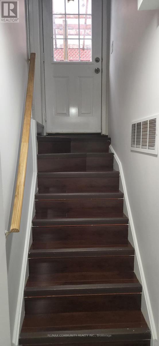 24 Sandham Crescent in Markham, ON - Building Photo - Building Photo