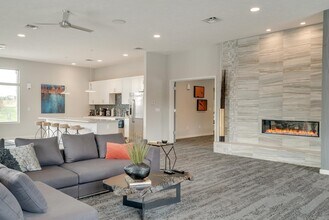 The Villas at Falling Waters in Omaha, NE - Building Photo - Building Photo