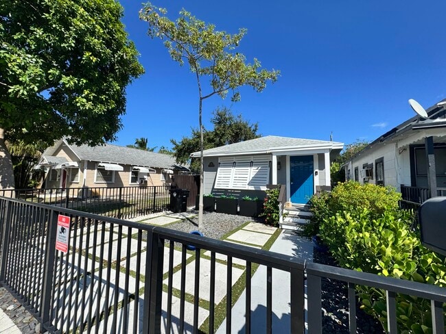property at 322 S L St