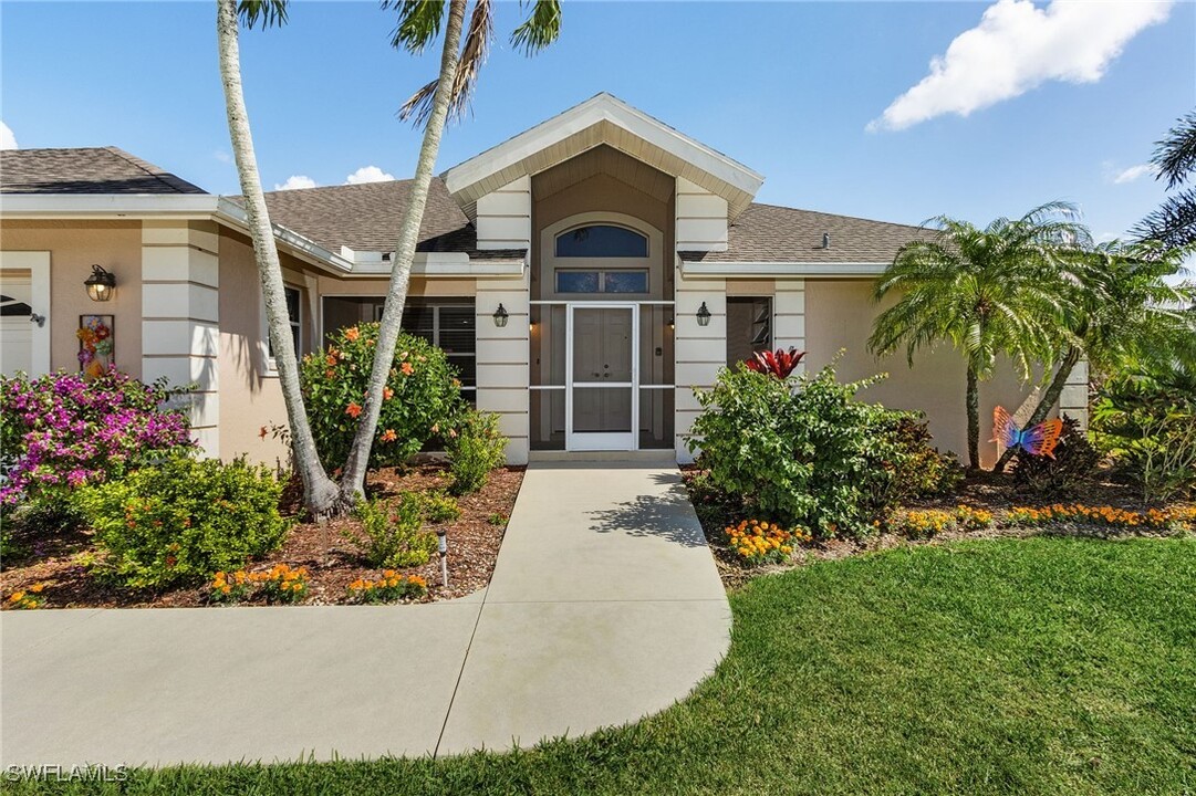11958 Royal Tee Cir in Cape Coral, FL - Building Photo