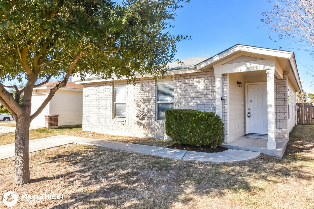 10123 Redfish Cavern in San Antonio, TX - Building Photo