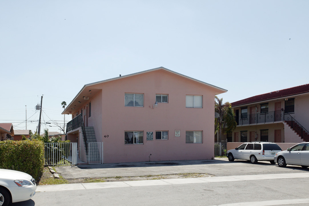 40 W 27th St in Hialeah, FL - Building Photo