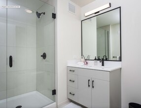 8 E Randolph St in Chicago, IL - Foto de edificio - Building Photo