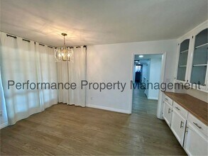 7501 Lucille Ave in Bakersfield, CA - Building Photo - Building Photo