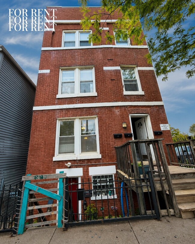 944 W 18th St
