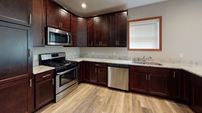1014 13th Ave SE