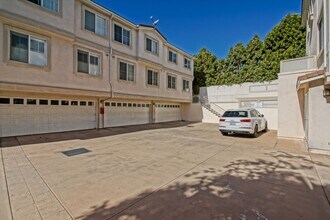 630 Meyer Ln in Redondo Beach, CA - Building Photo - Building Photo