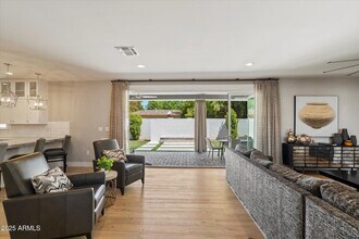 3810 E Devonshire Ave in Phoenix, AZ - Building Photo - Building Photo