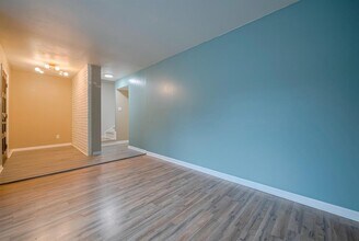 836 Wax Myrtle Ln in Houston, TX - Building Photo - Building Photo